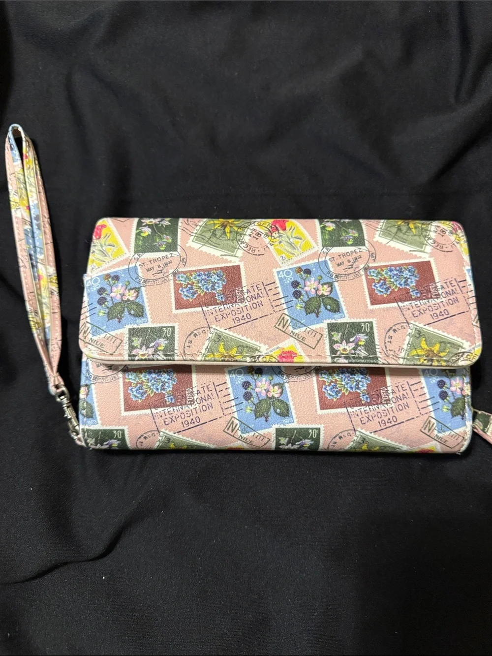 Floral Vintage Stamp Print Wristlet Clutch in Pink